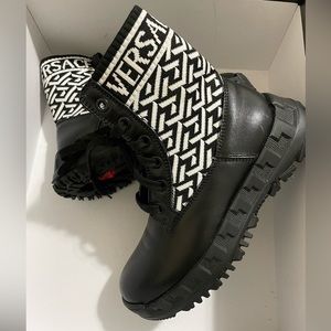 Versace girl boots size 13